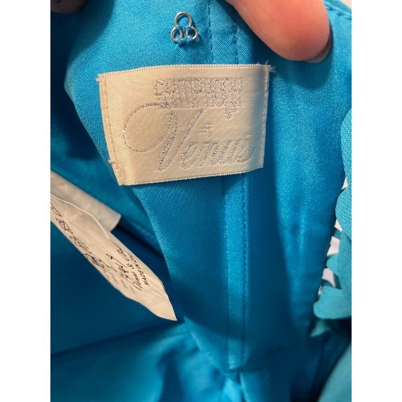 Symphony of Venus Dress - Picture 6 of 7